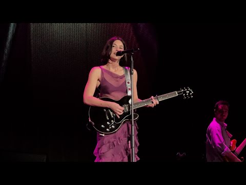 102524 Gracie Abrams Full Set | The Eras Tour in New Orleans