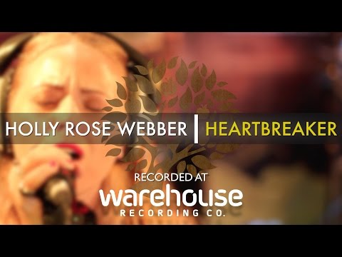 Holly Rose Webber - 'Heartbreaker' live at Warehouse | UNDER THE APPLE TREE