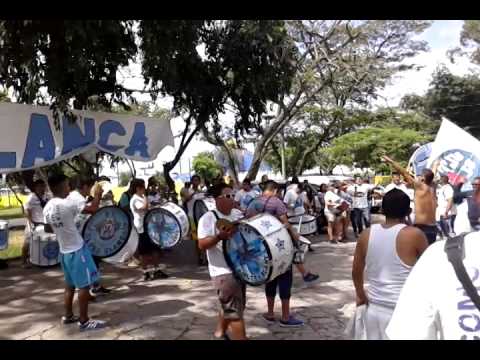 "Local o visitante voy descontrolado" Barra: La Ultra Blanca y Barra Brava 96 • Club: Alianza • País: El Salvador