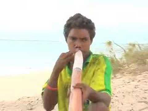 Gurraramawuy F#/F# yidaki, played by Vernon Marritjngu