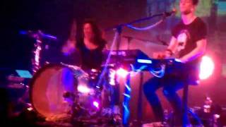Matt and Kim "Daylight" intro - Hollywood 6/17/11