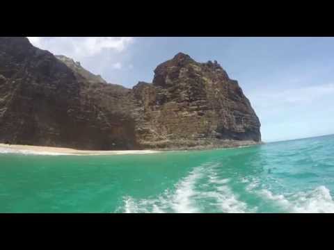 Boat Tour Along Na Pali Coast, Kauai, Hawaii-UHD 4K