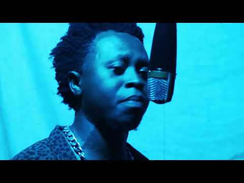 Kofi Yaro- Y3nka Nkyer3w, ft  Jae Moe(Directed by Lhope made it)