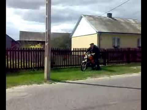 dziwka jedzie ze sklepu