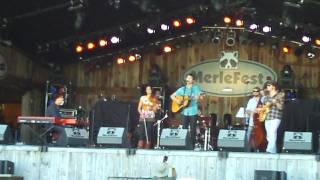 preview picture of video 'Belleville Outfit ~ MerleFest 2010~ Fallin' Behind'