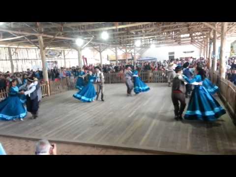 Adulta do PTG Rancho da Amizade no 3º Sentinela em Dança