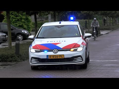 Reanimatie in Elburg | P1 (Nieuwe) politie auto's met spoed onderweg in Elburg