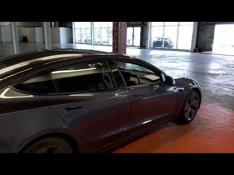 Tesla Model 3 2021 - Image 2