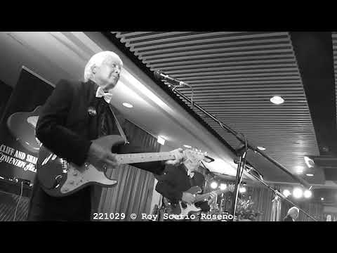 The Red Strats in Berkel Enschot - The Breeze And I