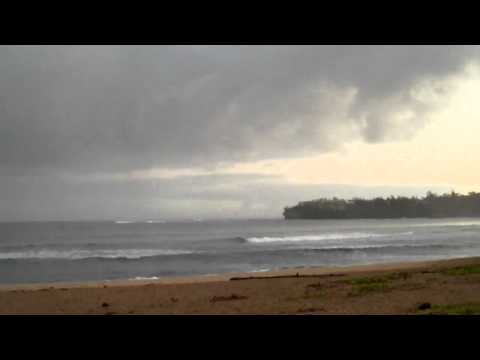 Kauai Beaches: Hanalei Bay North Shore morning