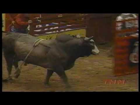 Knock 'em Out John bops Ricky Barnes - 98 PBR Houston