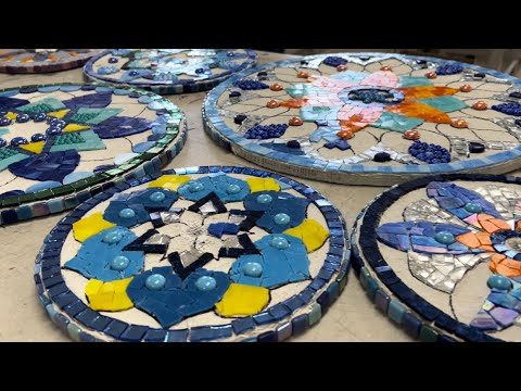 Ep. 118 COMMUNITY MOSAIC MANDALAS, Breaking Tempered Glass for Mosaic, & Making a Sunflower Mosaic!