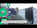 Walter haalt kerstbomen op met speciale kerstboom-kar