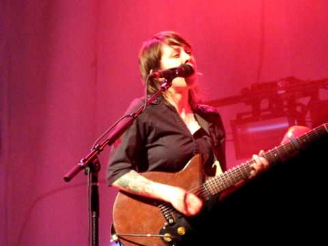 16/24 Tegan & Sara - Nineteen @ Town Hall, New York 10/30/09