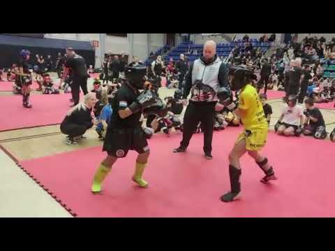 Elijah gokoel Kickboks Tournooi