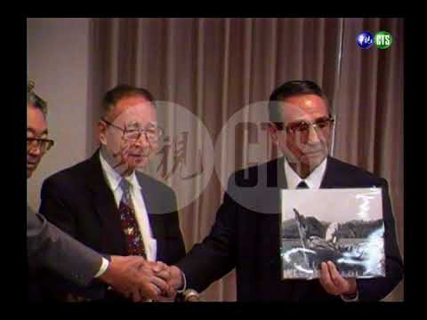 二次大戰中日飛行員東京會面相擁泯恩仇