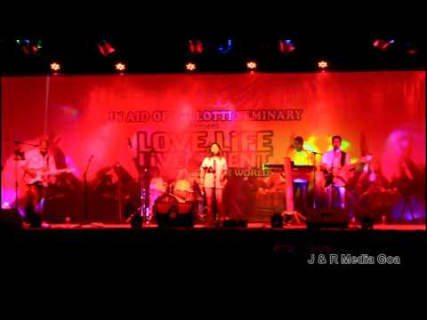 lynx Goan band singing the hymn 
