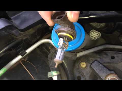 How to Replace a Headlight Bulb in a 2001-2005 Honda Civic (Driver Side)
