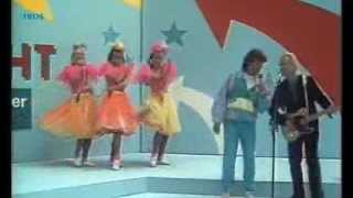 Download lagu Brian Hyland & Albert West - Itsy bitsy teenie weenie (1988) mp3