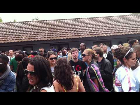 #SPW47 - Sunday Chalet Party Rain Soon Come - Clip 17