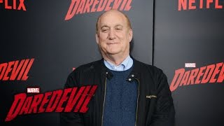 Jeph Loeb on the Punisher - Marvel's Daredevil Season 2 Red Carpet (VO)