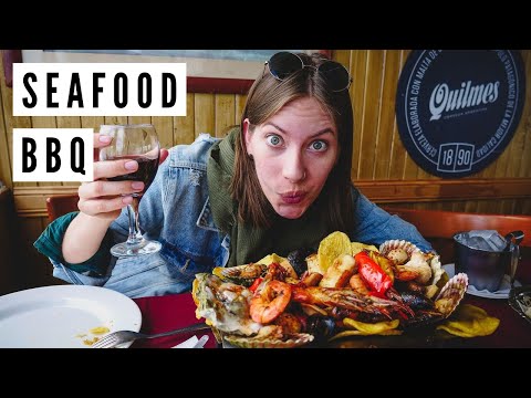 在阿根廷馬德普拉塔碼頭的阿根廷海鮮燒烤大餐。 (ARGENTINE SEAFOOD BBQ FEAST on the Pier in Mar del Plata, Argentina)