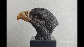 Hlava orla – bronzová socha, realistická dekorace, luxusní doplněk interiéru