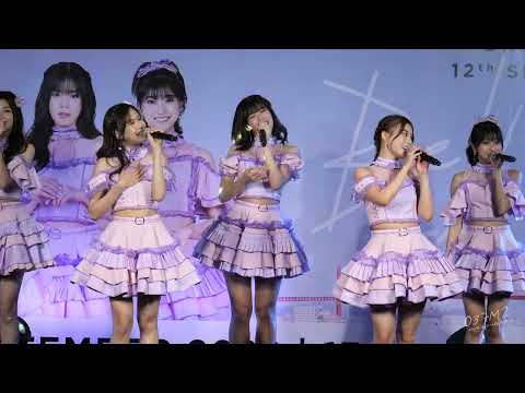 BNK48 Wee - Kimi wa Melody @ BNK48 12th Single "Believers" Roadshow Concert [Fancam 4K 60p] 220917