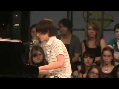 Парень перепел Леди Гагу  flv