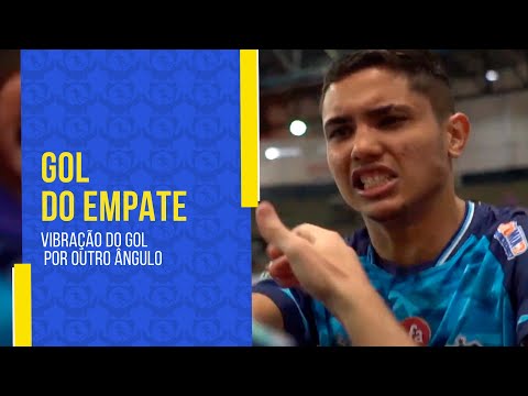 Vibração do banco de reserva no momento do Gol de empate