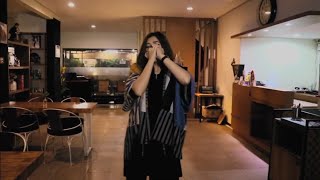Download lagu Dance Monkey - Tones and I ( Interlude Harmonica - Cover by Sarah Saputri ) mp3