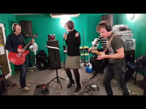 The Beatniks - The Girl Is Mine (Phoenix FM Creative Sessions)