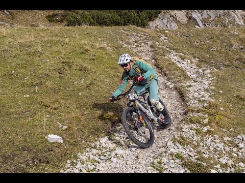 MOUNTAINBIKE-Fahrtechnik: Schotterkurven durchfahren