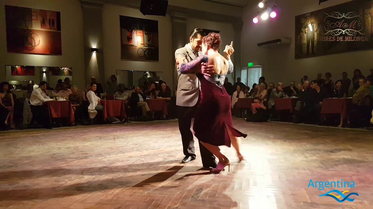 Corina De La Rosa y Alejandro Andrian en Salón Canning