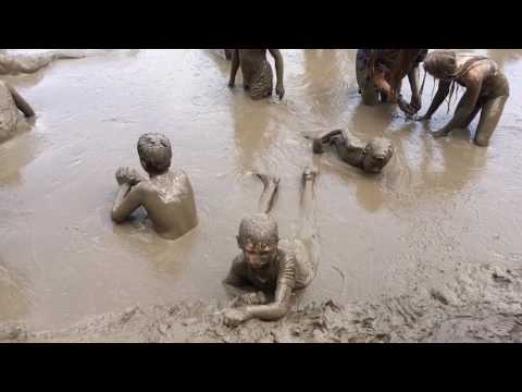 Kids have fun in the mud at the 2017 Wayne County Mud Day