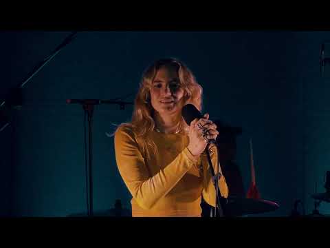 Delilah Montagu Performs 'Why' For Clash Live At Metropolis Studios