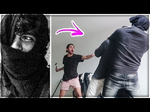 حرامي داخل البيت (مقلب)