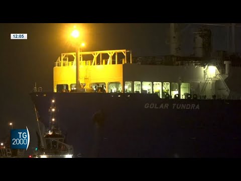 Piombino, arrivata la nave rigassificatrice Golar Tundra di Snam