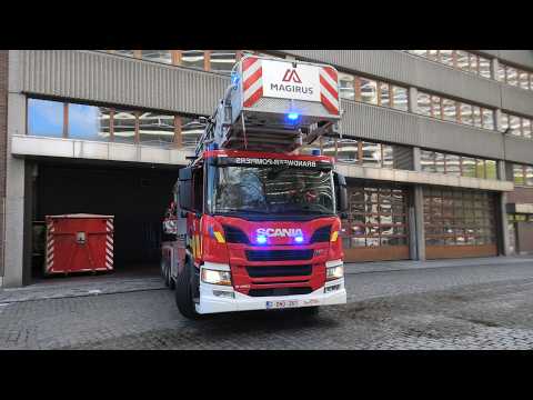 Uitruk 64 Meter Autoladder The Beast E64! + Autopomp P21 met spoed naar een interventie in Brussel