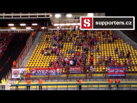 FK Dukla Praha - FC Viktoria Plzeň - atmosféra při zápase.