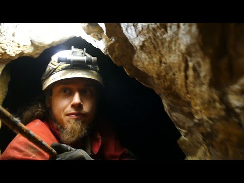 Klettern in Höhlenruinen