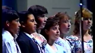 preview picture of video 'Village Christian School 6th grade graduation 1992'