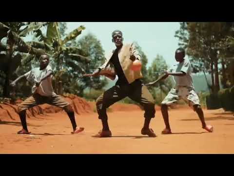 AFRICAN DANCE MOVE.. BAD ASS DANCERS.. CHECK IT OUT TILL THE END