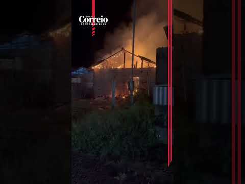Incêndio destrói residência na Rua Jerônimo Garcia em Santa Maria do Pará