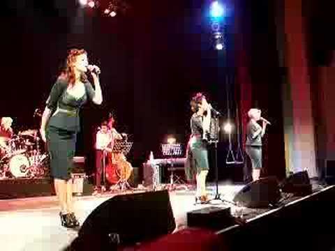 Puppini Sisters - Tu Vuo Fa L'Americano