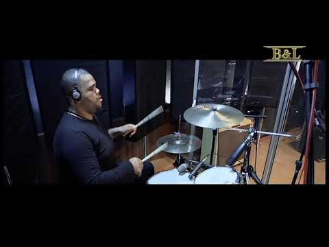 Diow e Léo - Eu Acabo Voltando (DVD Ao Vivo)