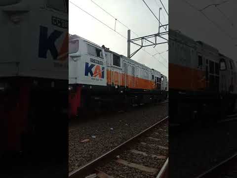 HUNTING KERETA LOKOMOTIF CC 206 13 45 DEPO INDUK SDT MAU PULANG KE DIPO INDUK CIPINANG.