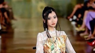 「重度障がいのスタッフをフロリダのディズニーワールドで見かけて」車いすのパリコレモデル・葦原みゅうが感じた日本と海外の違い..