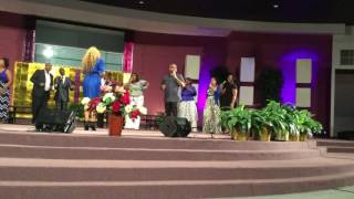 Chad sings Byron Cage&#39;s I Can&#39;t Hold It