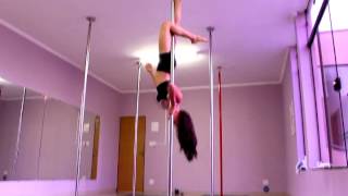 Treino Pole Dance Fitness - Paula Uemura e Gisley Pádua